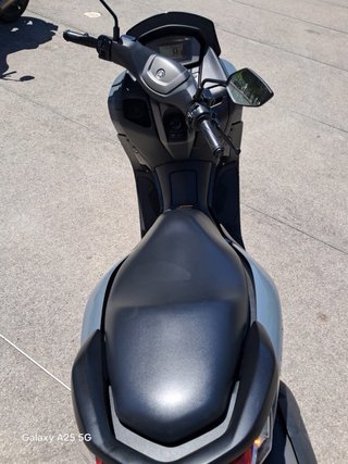 Yamaha NMAX 125 gris 2023
