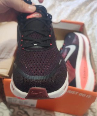 Zapatillas Nike Vomero 18 Talla 43 Nuevas