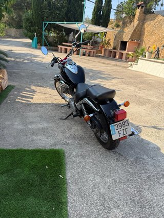 Suzuki Intruder 125cc Cruiser Negra
