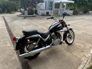Suzuki Intruder 125cc Cruiser Negra