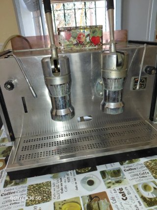 Cafetera Industrial La Pavoni 2 Brazos.