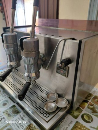 Cafetera Industrial La Pavoni 2 Brazos.