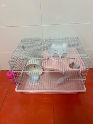 Jaula Hámster con Accesorios Rosa y blanco.
