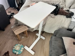 Mesa auxiliar Ikea ajustable