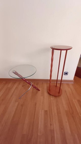 Mesa auxiliar cristal giratoria diseño madera