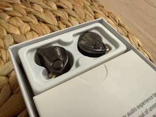 Auriculares CCA Xyrra IEM
