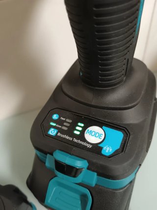 Llave Impacto Recargable (2 Baterías)