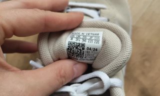 Zapatillas Adidas Beige y Blancas