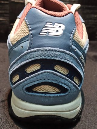 New Balance 204