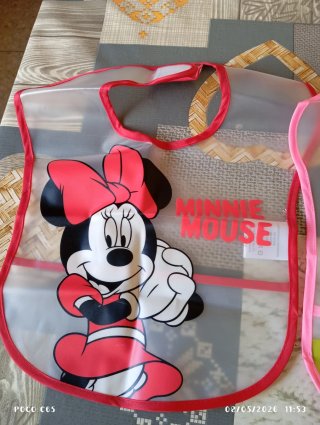 3 Baberos Minnie Mouse nuevos