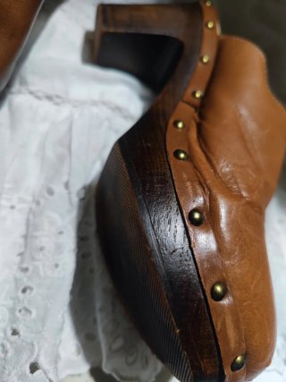 Zuecos de piel Zendra marrones