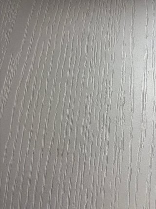 Dormitorio juvenil morado y blanco
