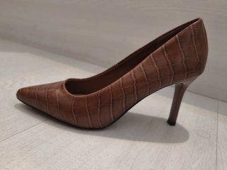 Zapatos de tacón marrones