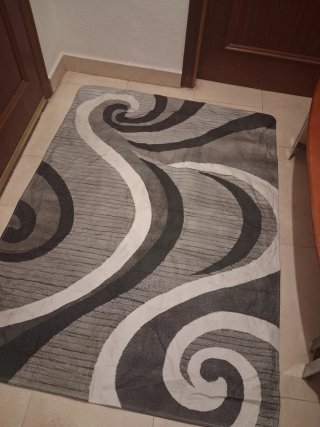 Alfombra salón gris y blanco