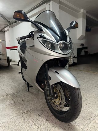 Triumph Sprint ST 1050 Plata ABS