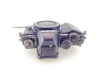 camara digital evil olympus om-d e-m10