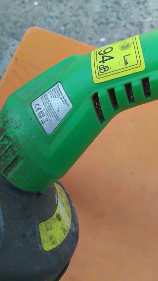 Desbrozadora eléctrica verde