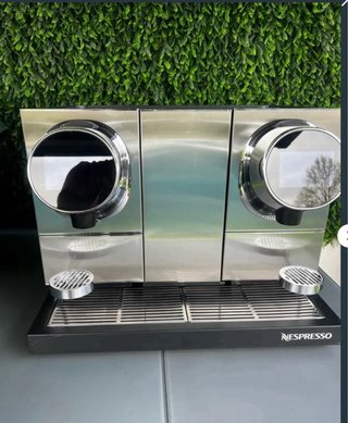 Cafetera Nespresso Profesional Momento cofee cofee