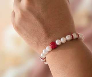 Pulsera perlas y cristales rojos