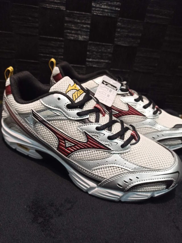 Mizuno MXR Zapatillas Deportivas Plata y Rojo
