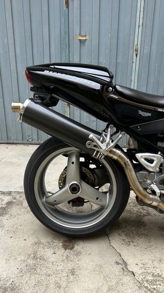Triumph Speed Triple 955i Negra