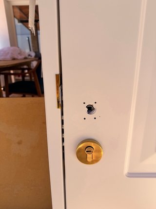 Puerta exterior blanca