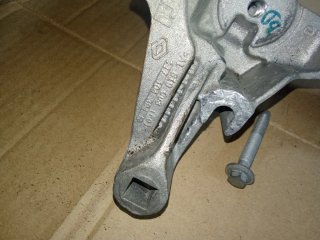 Soporte alternador Clio IV H4B 0.9 TCE