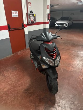 Peugeot Speedfight 2 Negra y Roja