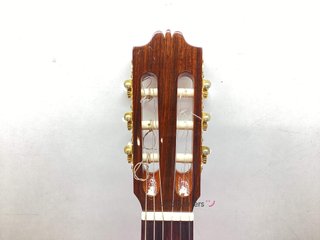 guitarra clasica admira virtuoso
