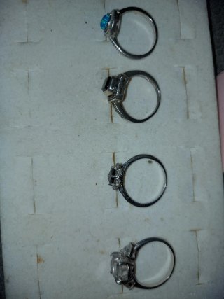 Conjunto de 4 anillos de plata se venden por 30/un