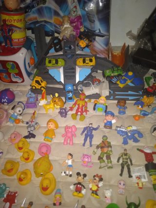 Lote Juguetes Figuras Spiderman Hulk Pokémon y mas
