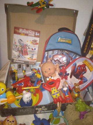 Lote Juguetes Figuras Spiderman Hulk Pokémon y mas