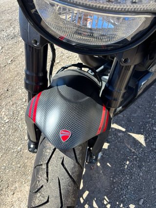 Ducati Diavel Carbon Negra/Roja