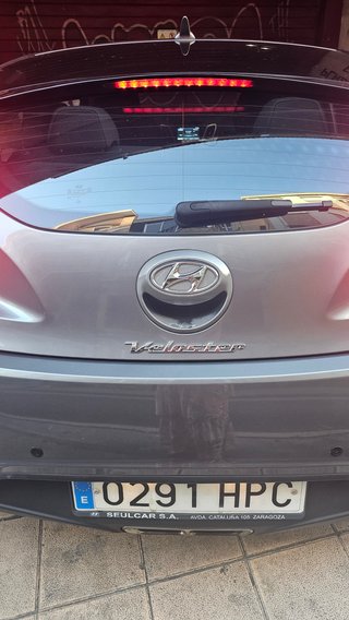 Hyundai Veloster 2012
