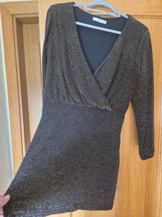 Vestido MNG negro y dorado brillante