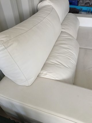 Sofá marca Acomodel 100% Piel Blanco Deslizante