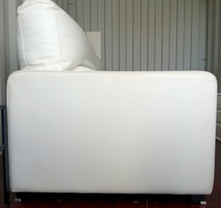 Sofá marca Acomodel 100% Piel Blanco Deslizante