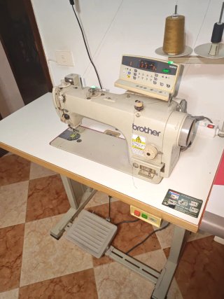 Máquina de coser Brother S7200A automática