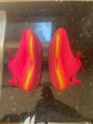 Nike Vomero Premium Rosa Flúor