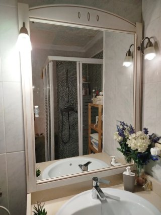Mueble de baño con espejo