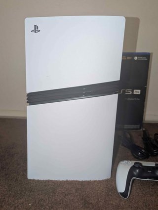 PlayStation 5 Pro 2TB con caja y accesorios