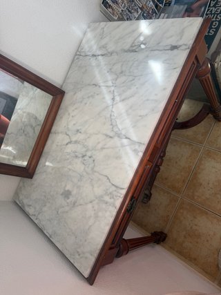 Tocador madera y mármol con espejo