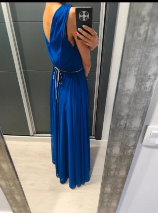 Vestido de fiesta azul con cinturón flores