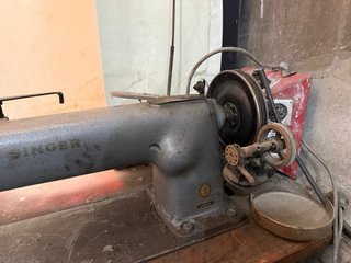 Máquina de coser Singer brazo largo