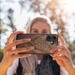 Carveit Funda Magnética iPhone 17 Nogal-Brújula