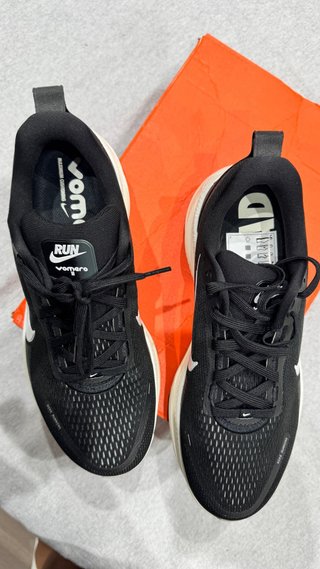 Nike Vomero 18 Negro/Blanco
