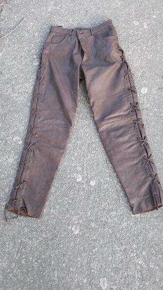 Pantalón de cuero marrón
