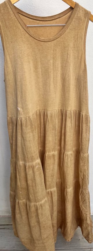 Vestido beige con volantes talla única