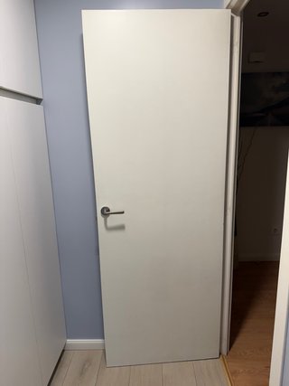 Puerta interior blanca