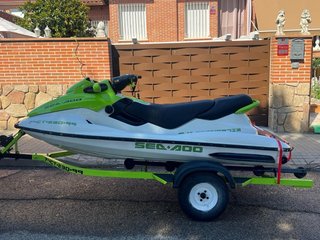 Moto de agua Sea-Doo Blanca y Verde